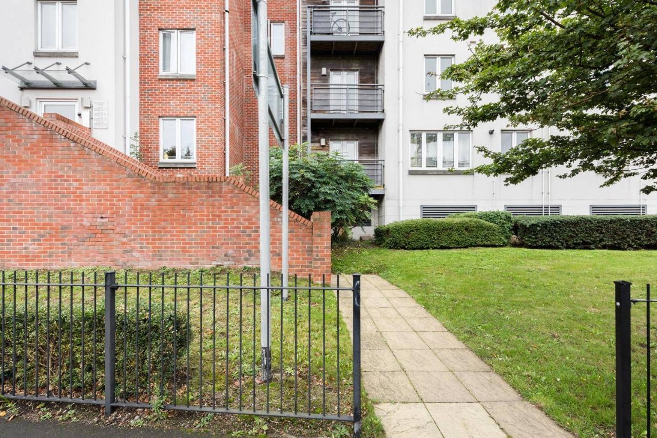 Delux Maidenhead Apartment Exterior photo