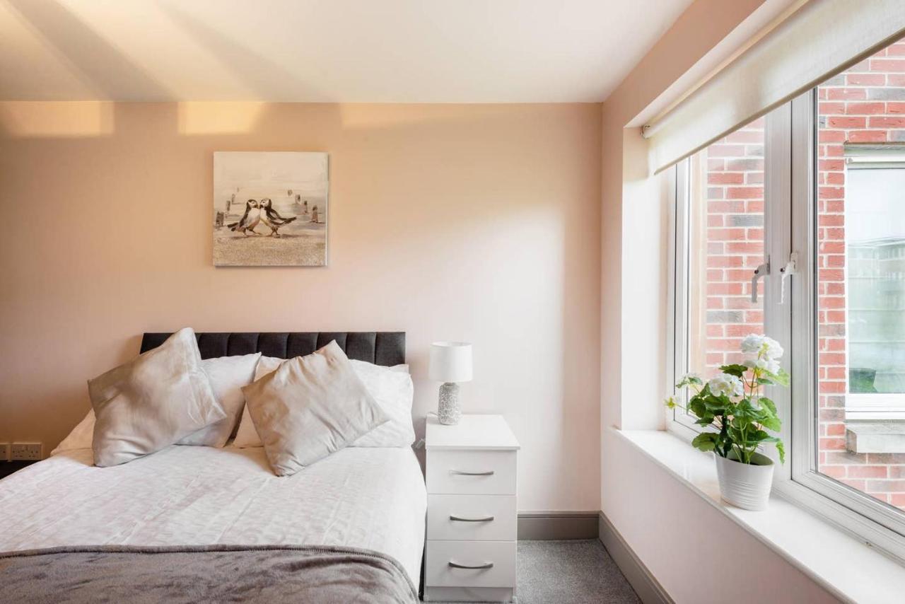 Delux Maidenhead Apartment Exterior photo